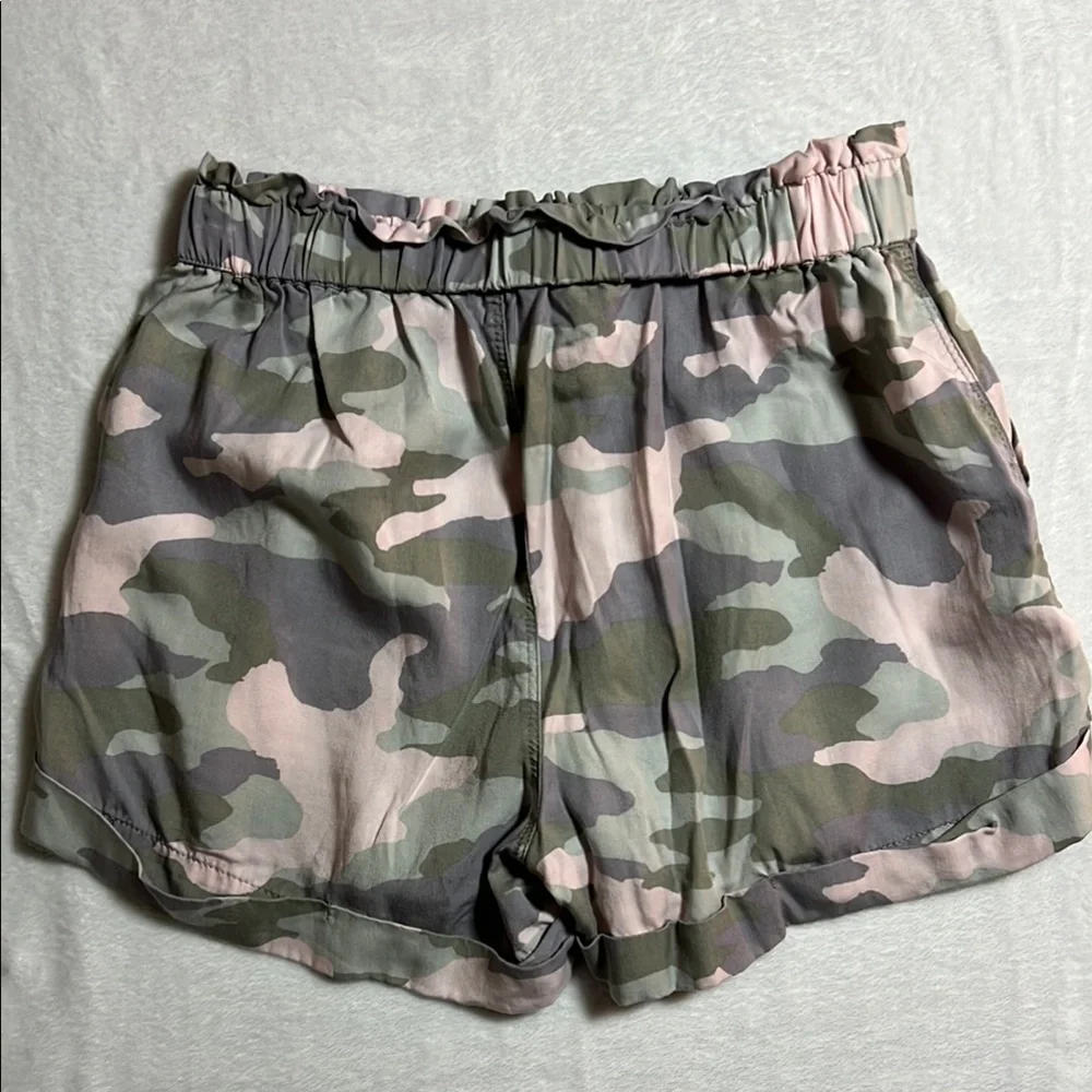 Aerie Green and Pink Cargo Shorts with Elastic Waistband and Bow - XS